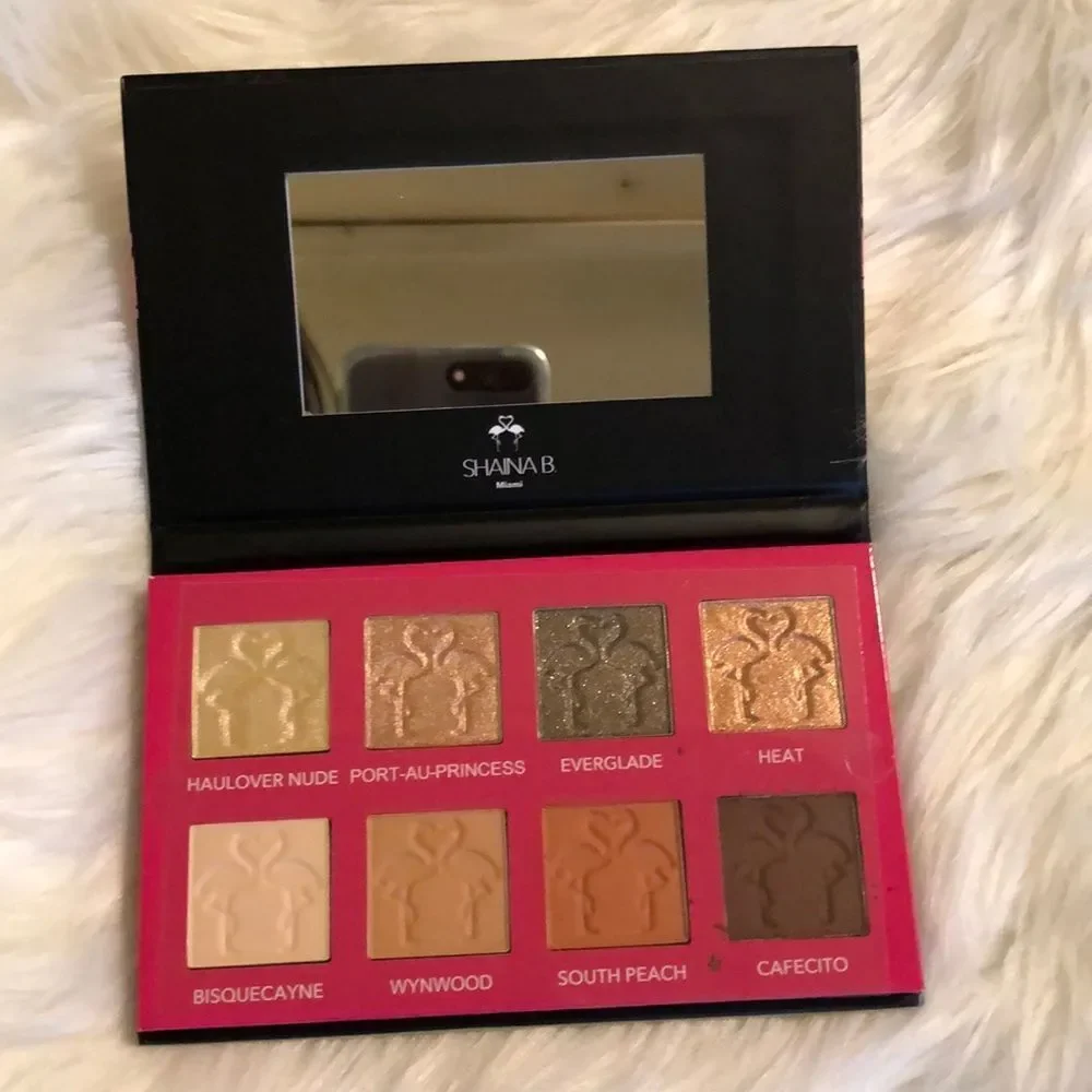 Shaina Mini Miami 8 Eyeshadows Palette With Mirror New in Box